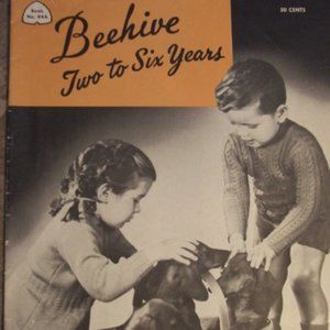 BEEHIVE Two to Six Years Vintage Knitting Booklet (#704)